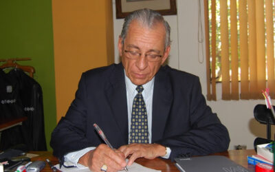 Marco Tulio Magaña: 22 años al frente de la UNAB