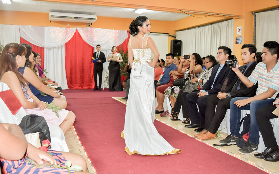 “DREAM WEDDINS” FASHION SHOW. CLUB DE MODELAJE REGIONAL SONSONATE