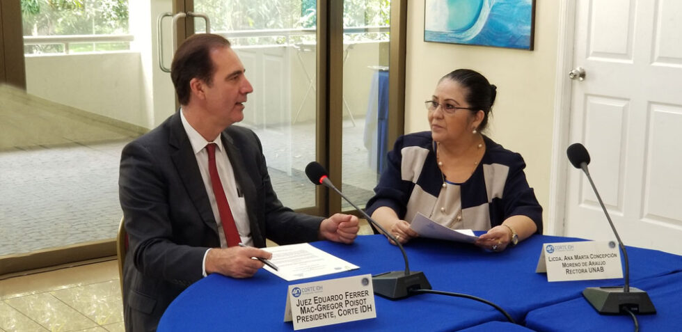 Corte Interamericana y la UNAB firman acuerdo de Cooperación - UNAB