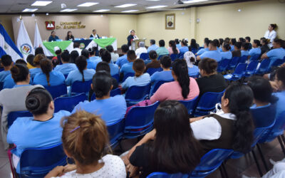 Celebración del estudiante y profesional de enfermería