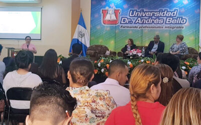 Primer encuentro de graduados y estudiantes de trabajo social- UNAB