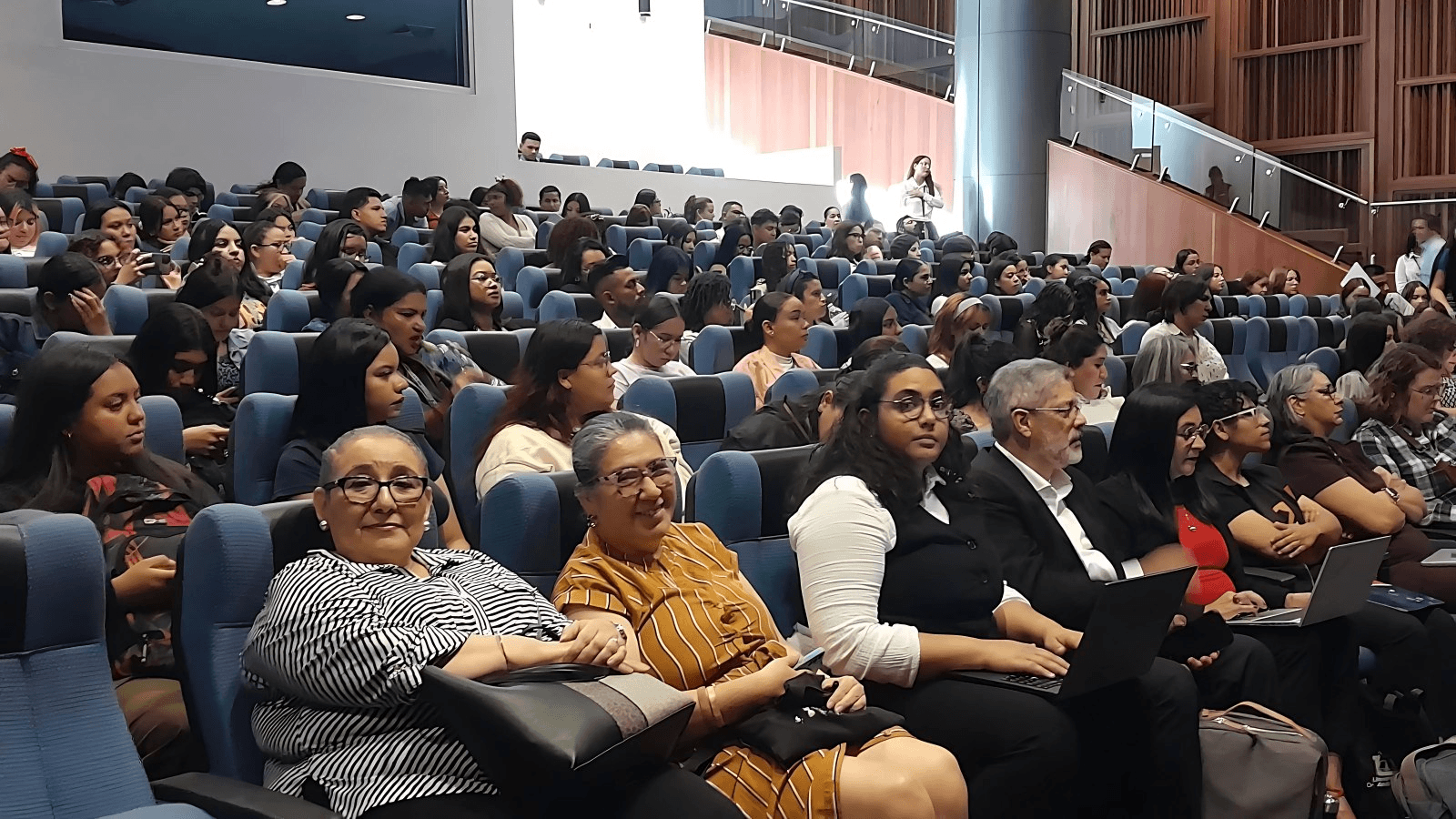 Novena Conferencia Regional de Trabajo Social y Movilidad Humana en las Américas Novena Conferencia Regional de Trabajo Social y Movilidad Humana en las Américas