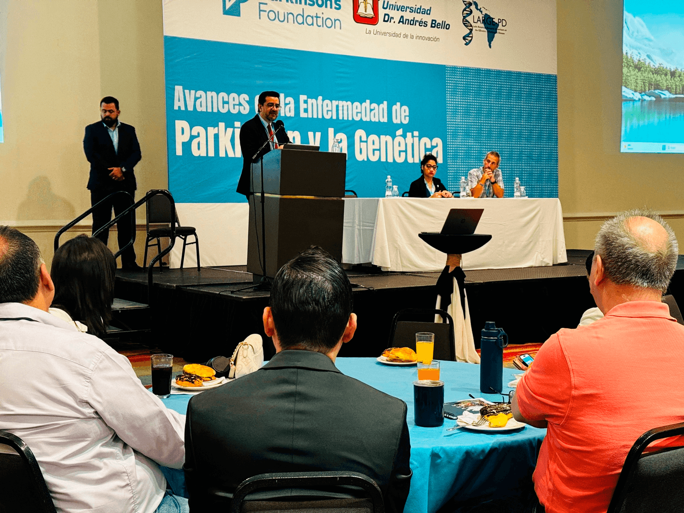 Congreso “Avances en la Enfermedad de Parkinson y la Genética” Congreso “Avances en la Enfermedad de Parkinson y la Genética”