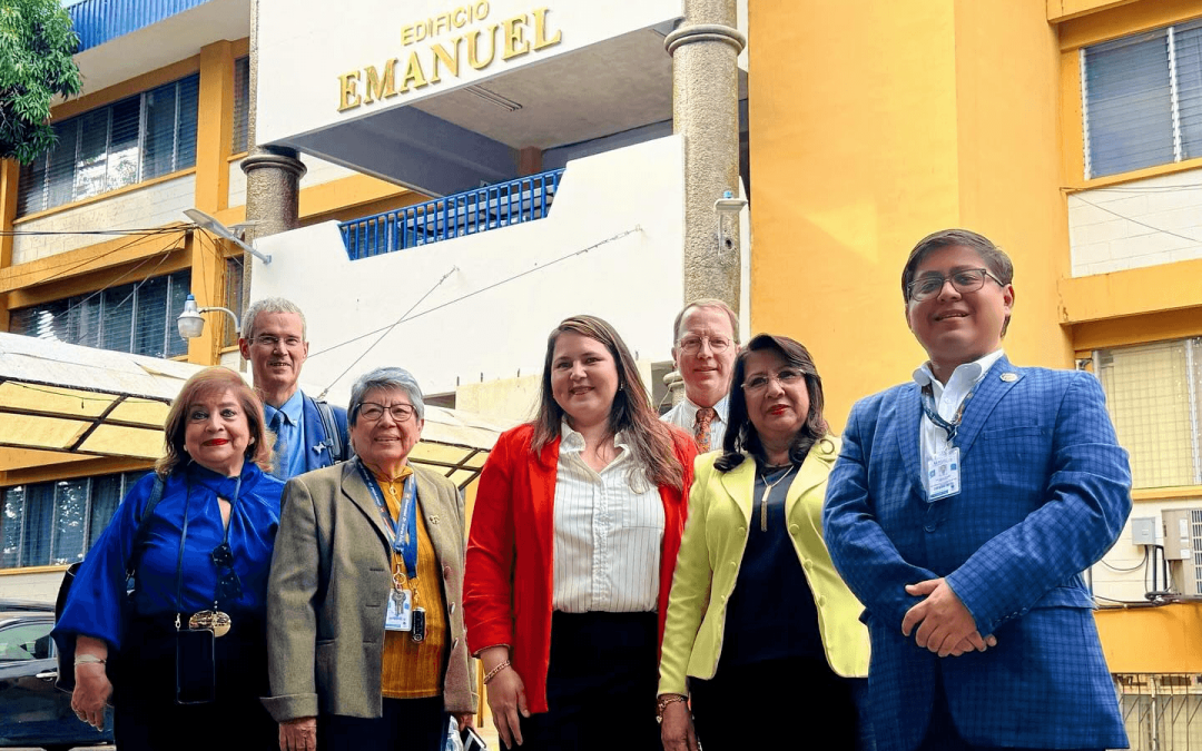 UNAB recibe delegación de Mayo Clinic