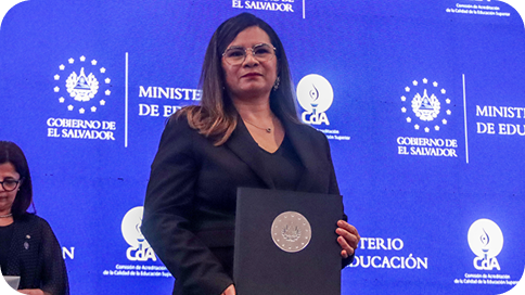 MAE. Licda. Ana Iveth Escobar de Umanzor | Rectora