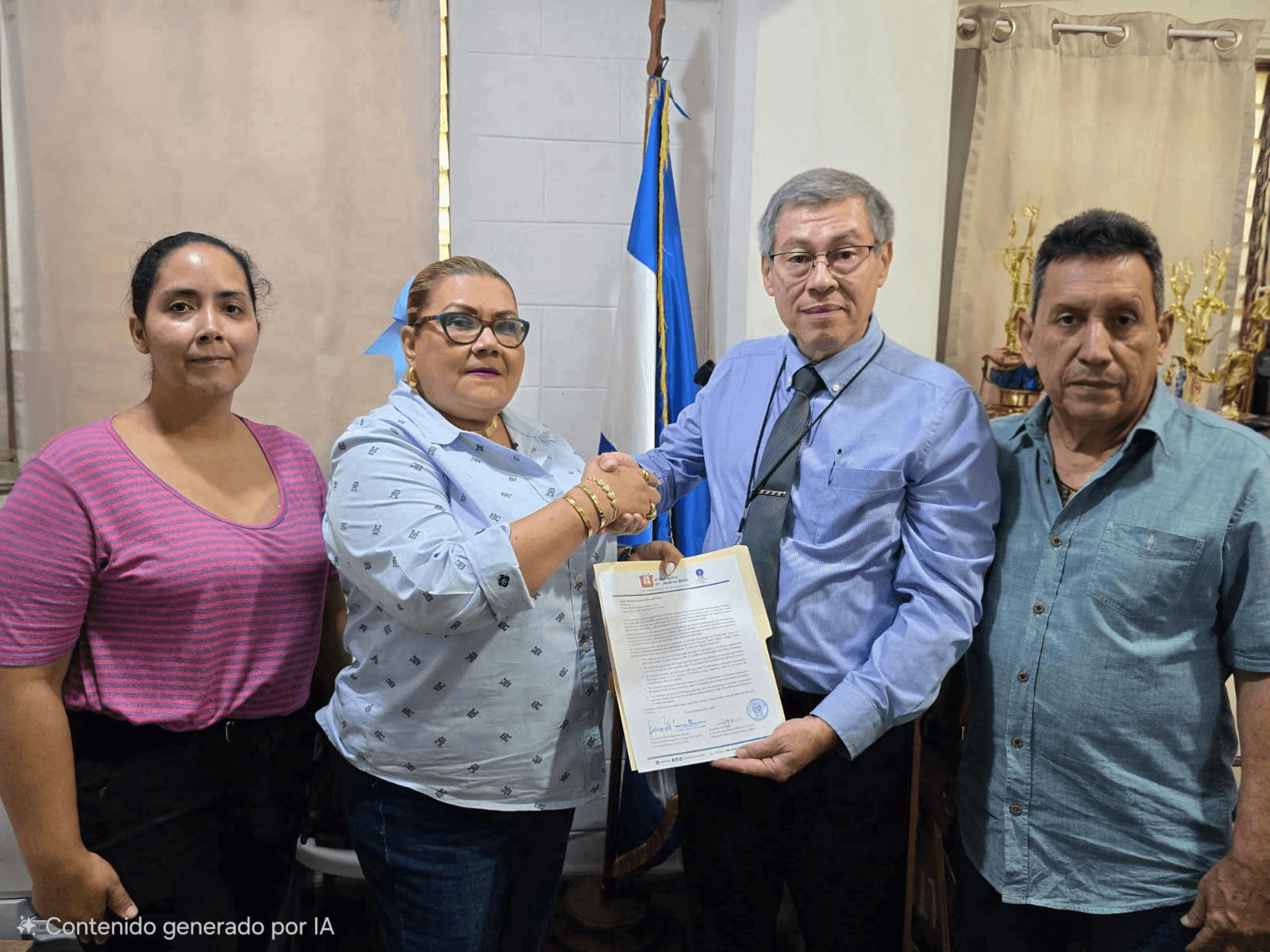 Entrega de material escolar al Centro Escolar Juana López, San Antonio Abad, San Salvador Entrega de material escolar al Centro Escolar Juana López, San Antonio Abad, San Salvador