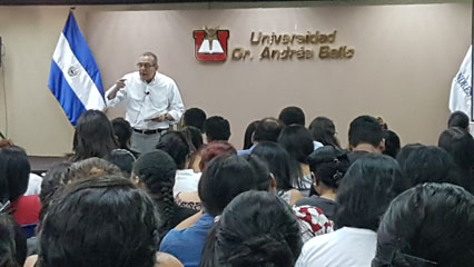 Conferencia “Explicación de la Constitución de la República de El Salvador” Conferencia “Explicación de la Constitución de la República de El Salvador”