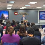 UNAB fortalece el análisis de la ética y la inteligencia artificial mediante conferencia magistral internacional